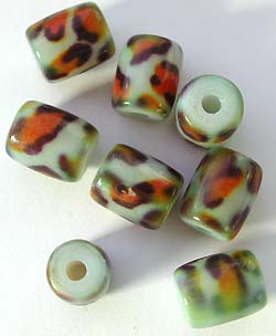 we wholesale precious and semi precious gemstone, beads products and jewelry making supply,   