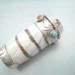 Fine 925. sterling silver thick pole animal bone pendant