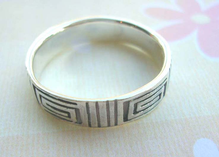925. silver ring with multi square pattern
