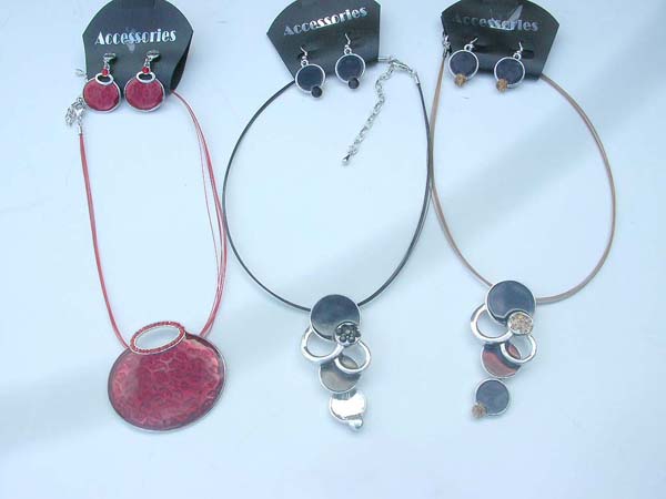 Assorted shape fashion necklace and earring jewelry set