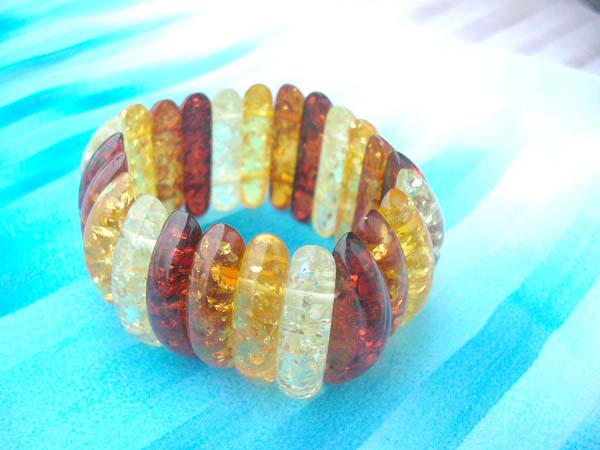 Cucumber shape stretchy amber bracelet