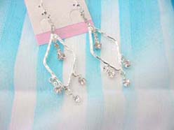 Silver plated fashion diamond shape holding cz earring 