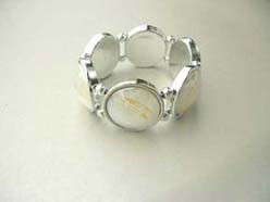 Enlarge round glass bead bracelet in white color