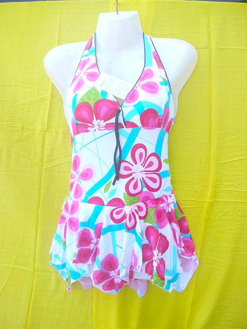 one-piece-beachwear-03swimming-suits
