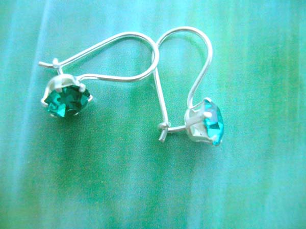 Green round cz, Stamped 925 sterling silver earring, Made in Thailand