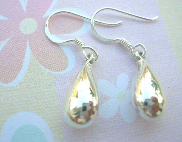 Genius 925 sterling silver puffy pear earring