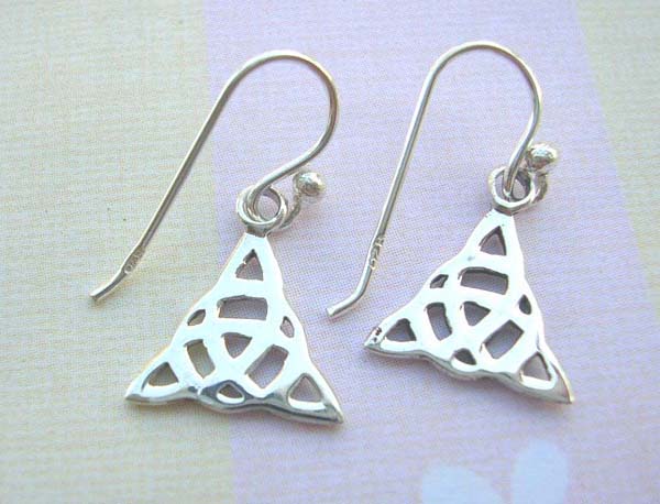 Genius 925 sterling silver mini celtic triangle earring
