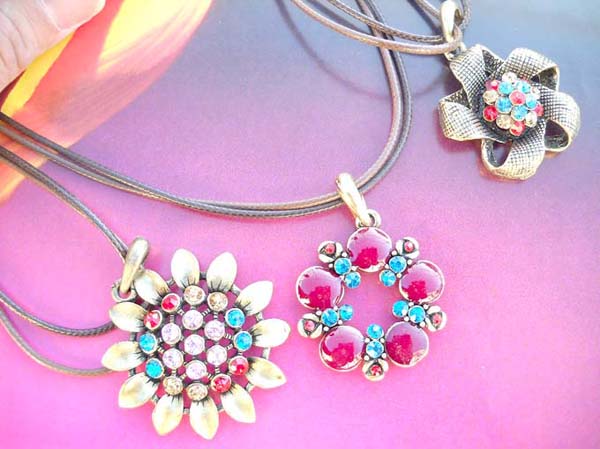 Ladies gift fashion multi crystal necklace, costume jewelry wholesaler