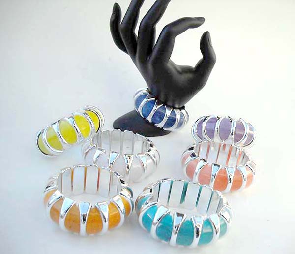 Eye shape imitation cat's eye bangle