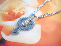 Arrow traditional sign stainless steel necklace
