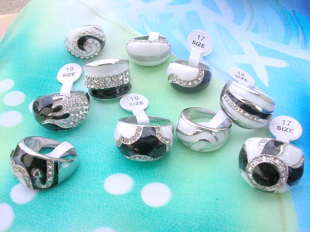 costume-jewelry-rings-009