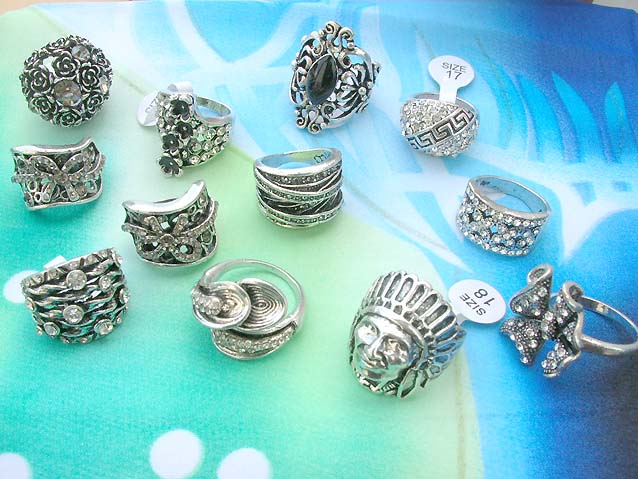 costume-jewelry-rings-014