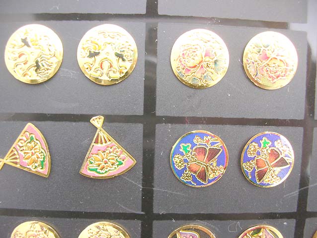 fashion-studs-earring-gold-tone-1e