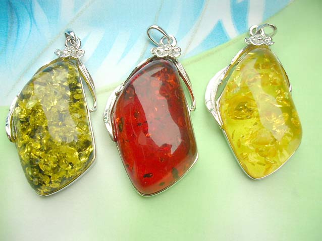 faux-amber-pendant-necklaces-001