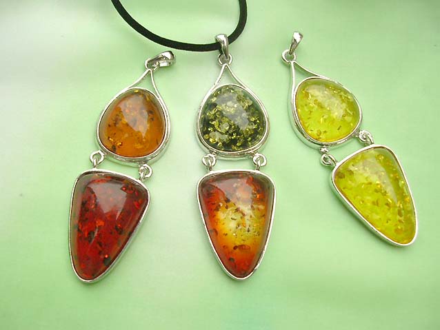faux-amber-pendant-necklaces-005
