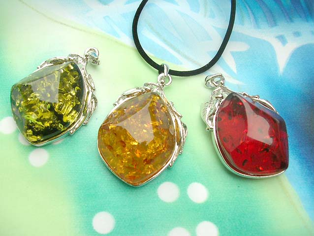 faux-amber-pendant-necklaces-011