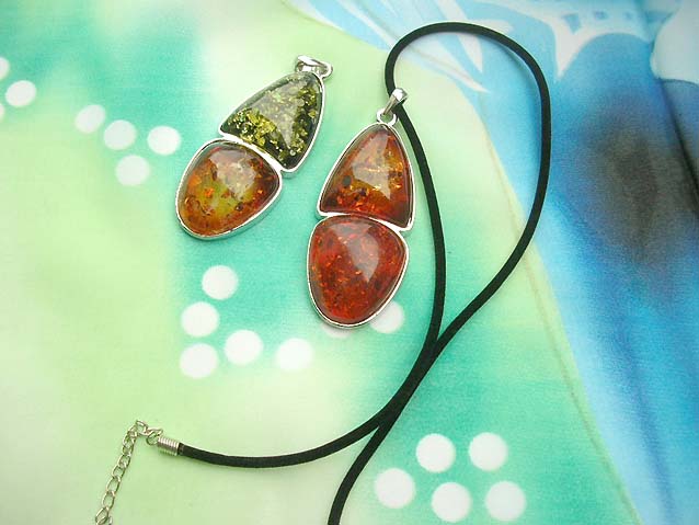 faux-amber-pendant-necklaces-013