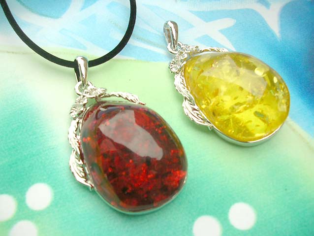 faux-amber-pendant-necklaces-016