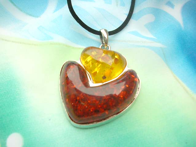 faux-amber-pendant-necklaces-020