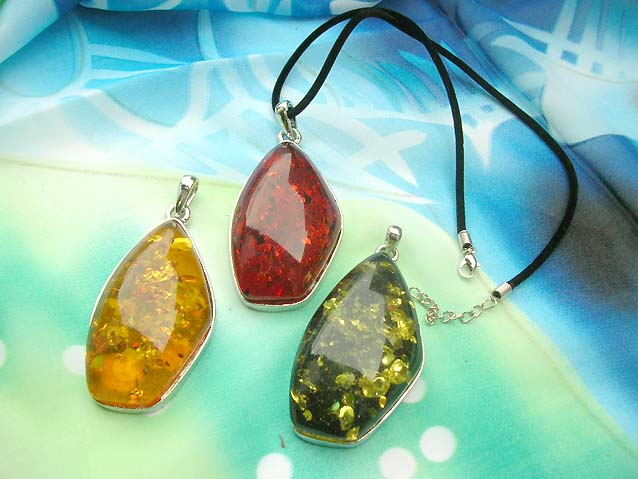 faux-amber-pendant-necklaces-021