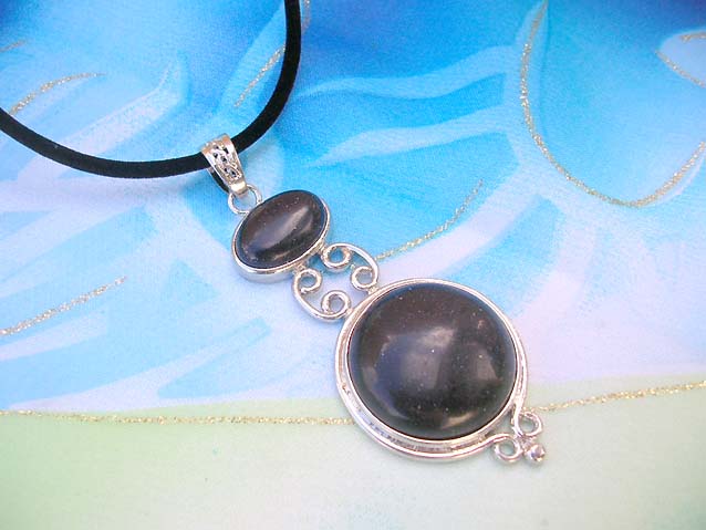 gemstone-pendant-necklace-022