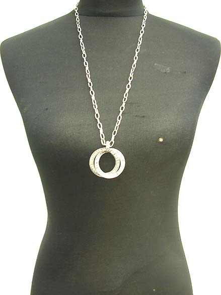 long-necklaces-09silver