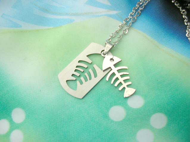 stainless-steel-pendant-necklace-001silver-chain