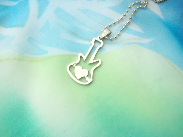 stainless-steel-pendant-necklace-008silver-chain