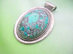 green stone pendant necklace
