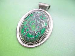 Wholesale pendants necklaces with green gemstone