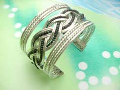 Knot fashion silver bangle 