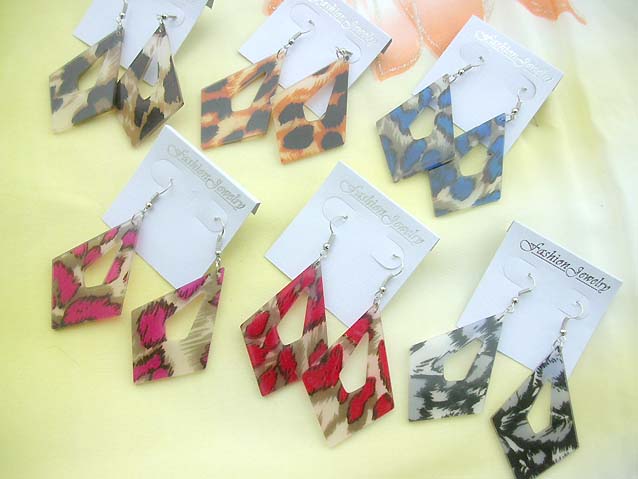 cheap-jewelry-dangle-charm-earring020