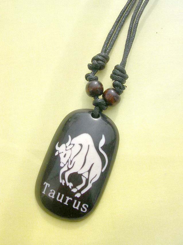 fashion-necklace-008closeup