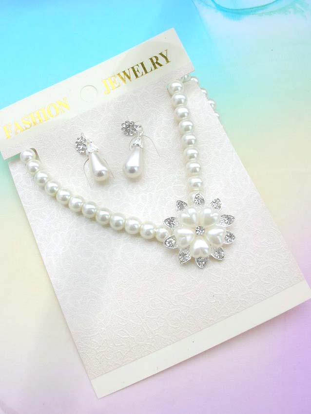 faux-pearl-crystal-flower-jewelryset021necklace-earring