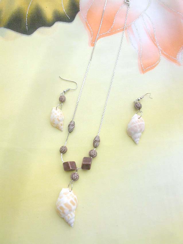 genuine-shell-necklace-earring-set004