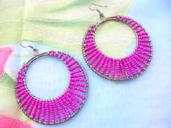 beaded earring red and pink circle
