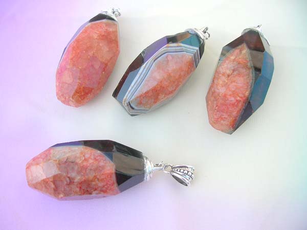 agate-gemstone-pendant-red