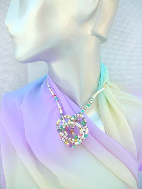 bendable-necklace-001-2