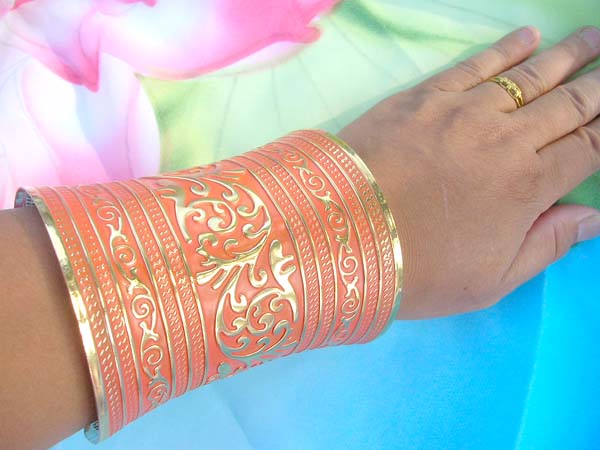 bohemian-style-extreme-wide-cuff-006
