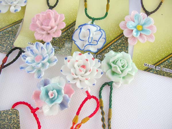handmade-ceramic-necklace-002-2