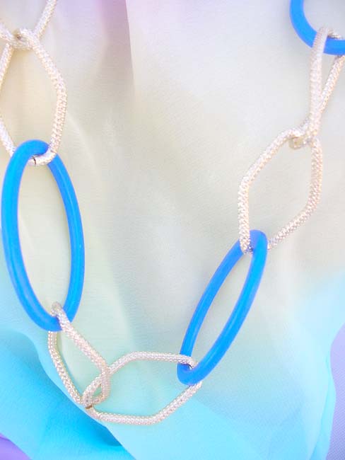 high-fashion-necklace-001-closeup