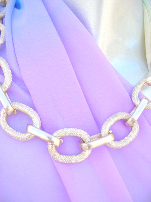 high-fashion-necklace-003-closeup