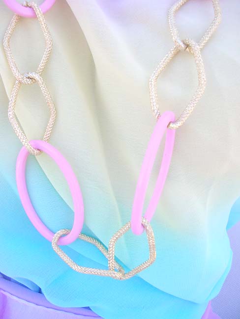 high-fashion-necklace-010-closeup