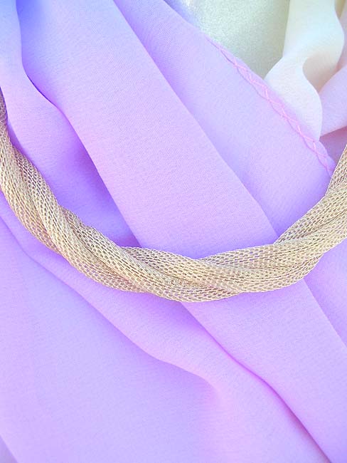 high-fashion-necklace-021-closeup