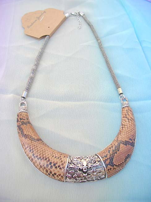 retro-fashion-necklace-001-2