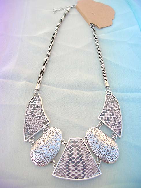 retro-fashion-necklace-002-1