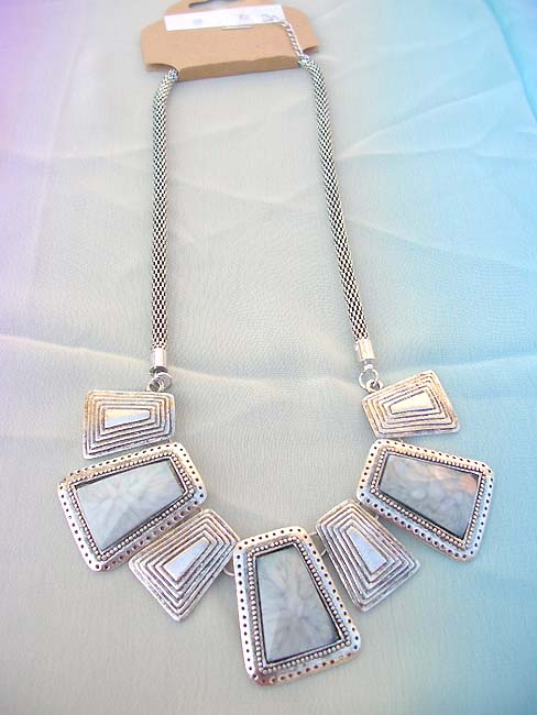 retro-fashion-necklace-003-1