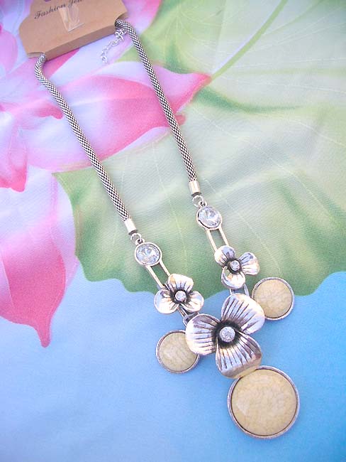 retro-fashion-necklace-004-2