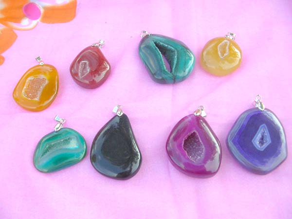 semi-preciouse-stone-pendants-1