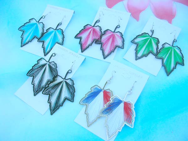 thread-earrings-maple-leaf-0011